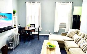 3 Bedrooms 1 Bath Apt, 10 Min To Manhattan!